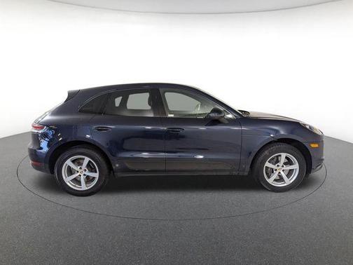 Night Blue Metallic 2021 Porsche Macan Macan