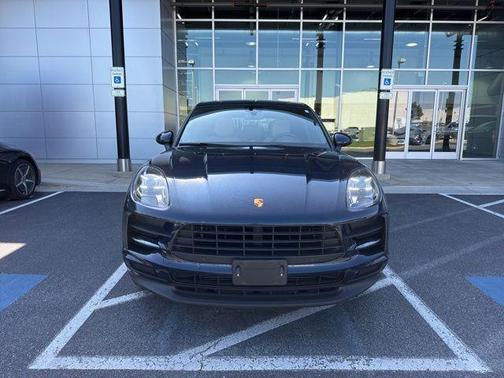 Night Blue Metallic 2021 Porsche Macan Macan
