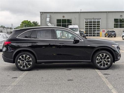 2025 Mercedes-Benz GLC 350e Base