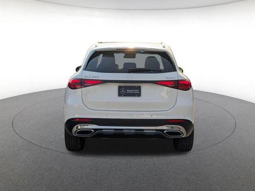 Polar White 2026 Mercedes-Benz GLC 300 4MATIC