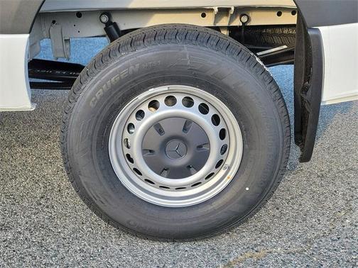 2024 Mercedes-Benz Sprinter 2500 Standard Roof