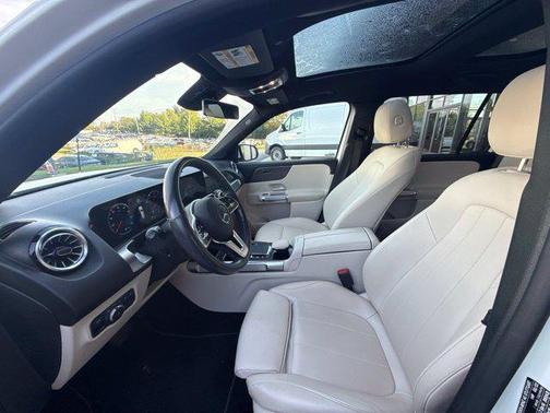 Polar White 2022 Mercedes-Benz GLB 250 4MATIC