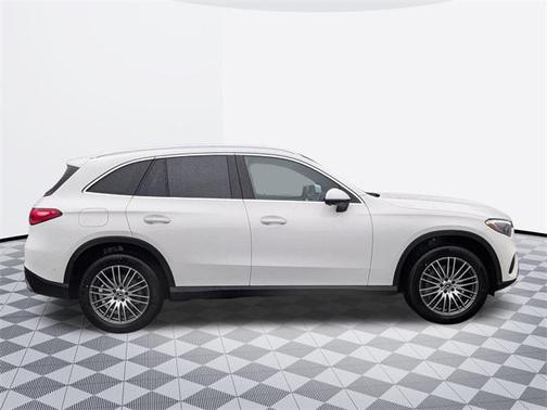 2025 Mercedes-Benz GLC 300 4MATIC