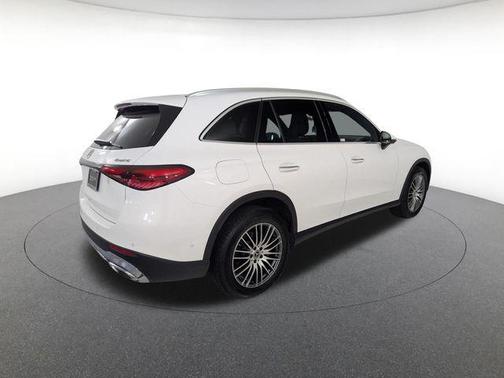 Polar White 2026 Mercedes-Benz GLC 300 4MATIC