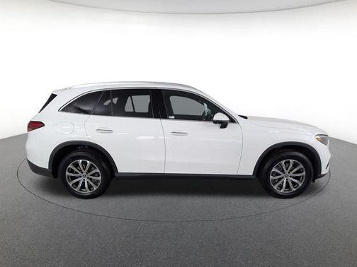 Polar White 2026 Mercedes-Benz GLC 300 4MATIC