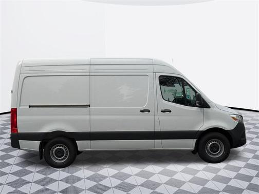 2025 Mercedes-Benz Sprinter 2500 Standard Roof