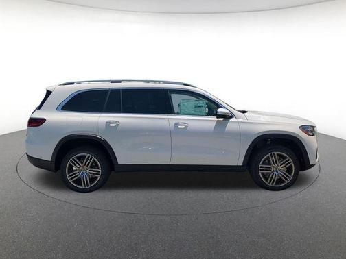 Polar White 2026 Mercedes-Benz GLS 450 4MATIC