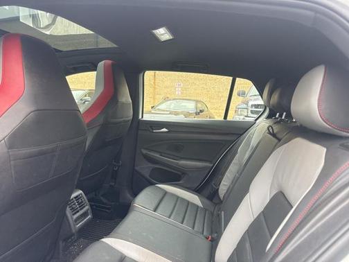 2022 Volkswagen Golf GTI 2.0T SE DSG