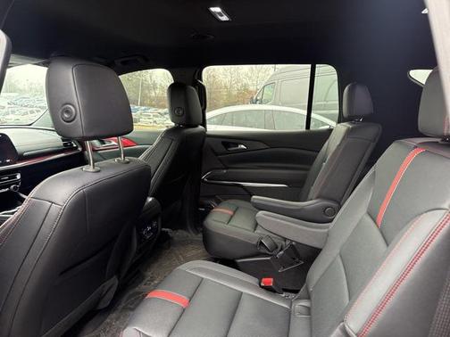 2025 Chevrolet Traverse RS