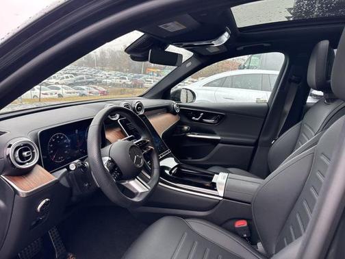 2025 Mercedes-Benz GLC 300 4MATIC