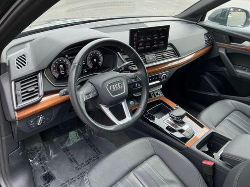 2022 Audi Q5 45 S line Premium Plus