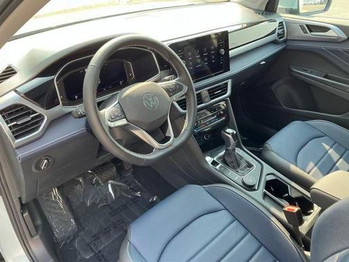 2025 Volkswagen Taos 1.5T SEL