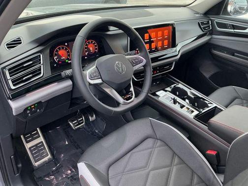 2026 Volkswagen Atlas Peak Edition