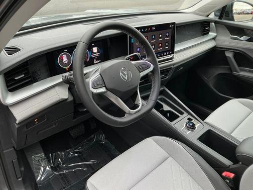 2025 Volkswagen Tiguan 2.0T SE 4MOTION