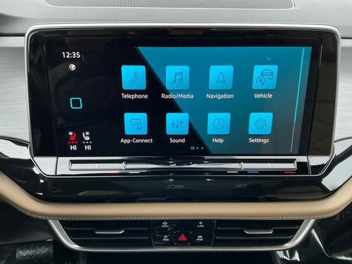 2026 Volkswagen Atlas Cross Sport 2.0T SE w/Technology 4MOTION