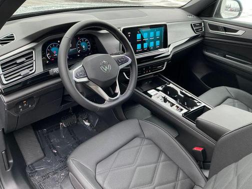 2026 Volkswagen Atlas Cross Sport 2.0T SE w/Technology 4MOTION