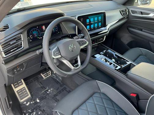 2026 Volkswagen Atlas Cross Sport 2.0T SEL Premium