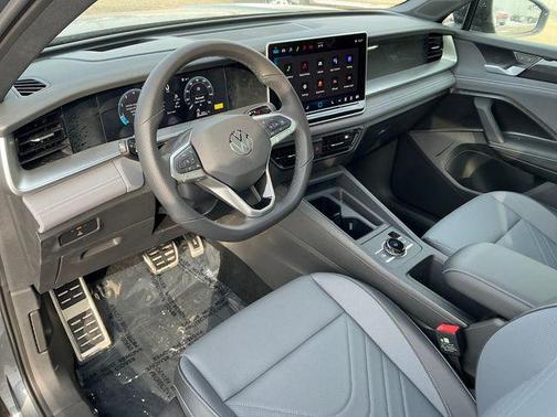 2026 Volkswagen Tiguan 2.0T SE R-Line Black 4MOTION