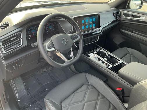 2026 Volkswagen Atlas Cross Sport 2.0T SE w/Technology 4MOTION