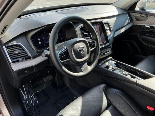 2025 Volvo XC90 B6 Ultra