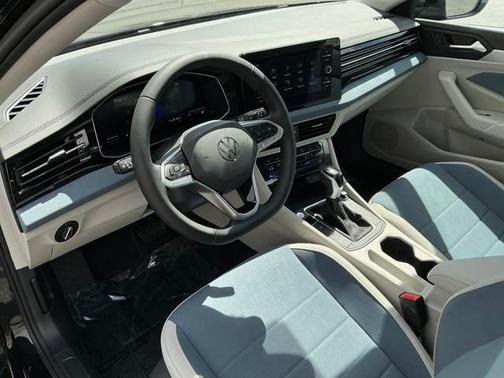 2025 Volkswagen Jetta 1.5T SE