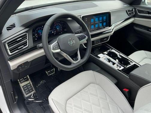2025 Volkswagen Atlas Cross Sport 2.0T SEL Premium