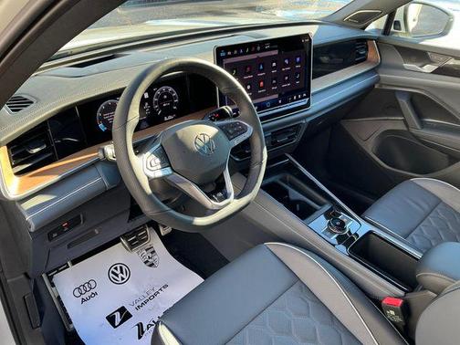 2026 Volkswagen Tiguan 2.0T SEL R-Line 4MOTION