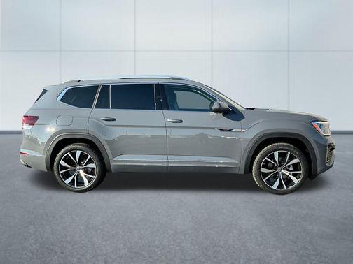 Pure Gray 2026 Volkswagen Atlas 2.0T SEL Premium R-Line 4MOTION