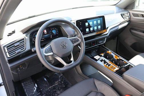 2025 Volkswagen Atlas Cross Sport 2.0T SE w/Technology 4MOTION