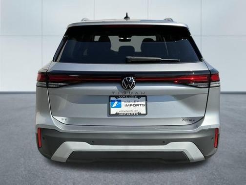 2025 Volkswagen Tiguan 2.0T SE 4MOTION
