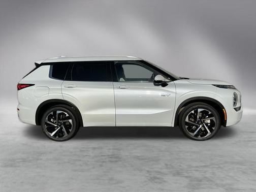 2023 Mitsubishi Outlander PHEV SEL