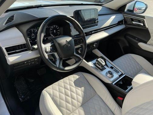 2023 Mitsubishi Outlander PHEV SEL