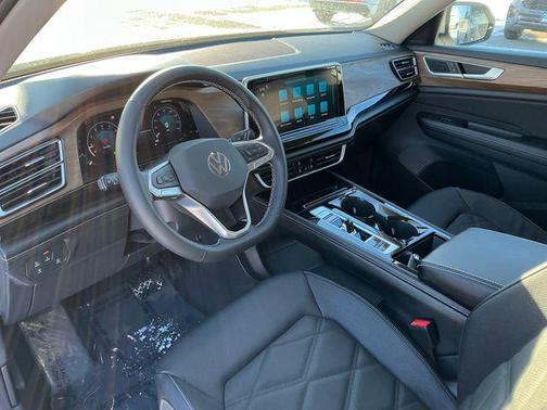 2026 Volkswagen Atlas 2.0T SE w/Technology 4MOTION