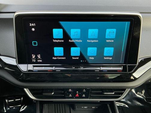 2026 Volkswagen Atlas Cross Sport 2.0T SEL Premium