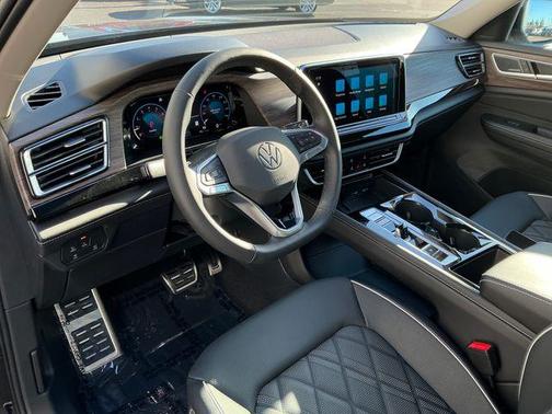 2025 Volkswagen Atlas 2.0T SEL Premium R-Line 4MOTION