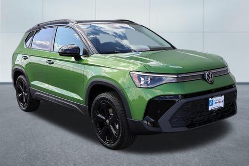 2025 Volkswagen Taos 1.5T SE Black