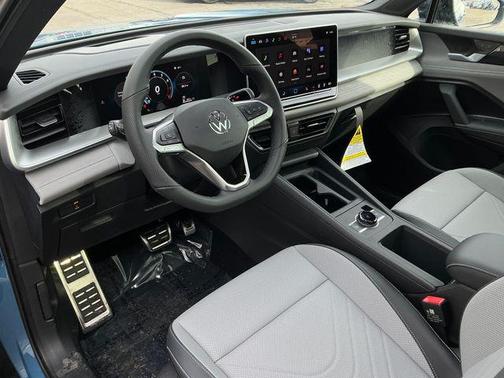 Blue 2026 Volkswagen Tiguan 2.0T SE R-Line Black 4MOTION