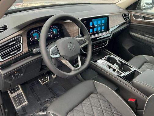 Deep Black 2026 Volkswagen Atlas 2.0T SEL Premium R-Line 4MOTION