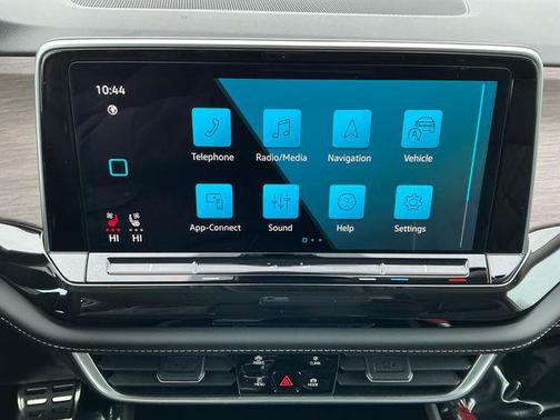 2026 Volkswagen Atlas 2.0T SEL Premium R-Line 4MOTION