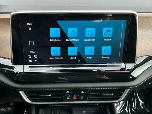 2026 Volkswagen Atlas 2.0T SE w/Technology 4MOTION