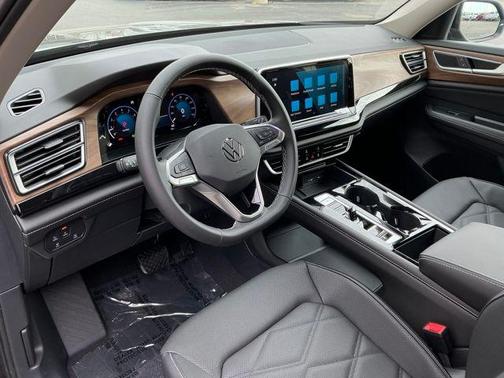 2026 Volkswagen Atlas 2.0T SE w/Technology 4MOTION