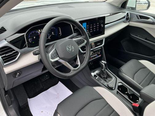 2026 Volkswagen Taos SEL