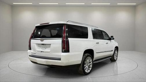 2018 Cadillac Escalade ESV Luxury