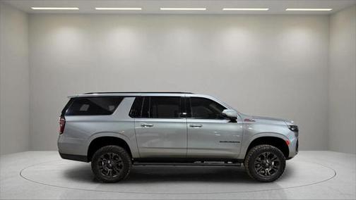 2023 Chevrolet Suburban 4WD Z71