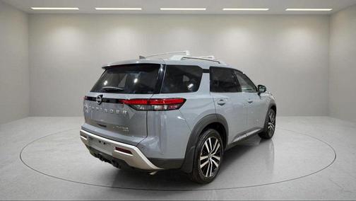 2024 Nissan Pathfinder Platinum 4WD