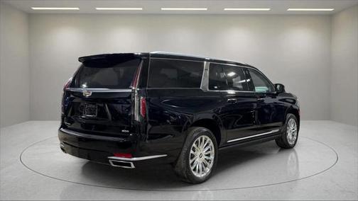 2022 Cadillac Escalade ESV Premium Luxury