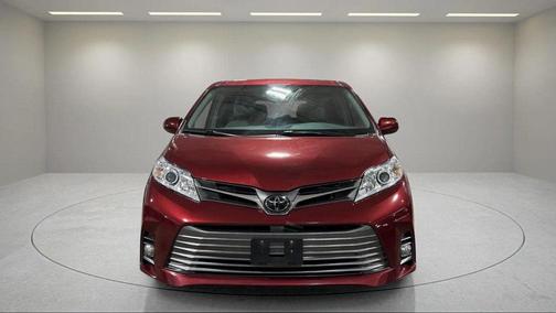 2019 Toyota Sienna 