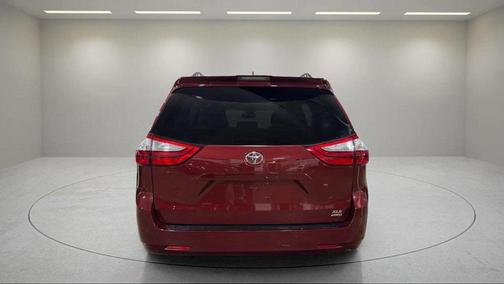 2019 Toyota Sienna 
