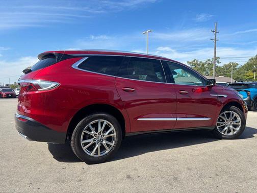 2023 Buick Enclave Essence AWD