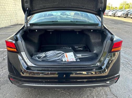 Super Black Clearcoat 2026 Nissan Altima 2.5 SV